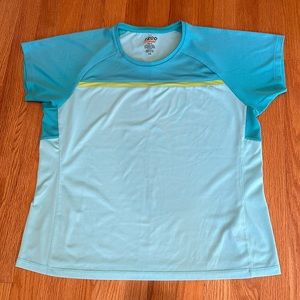 IZOD Activewear Workout Top. Size LARGE. Two shades of aqua.
